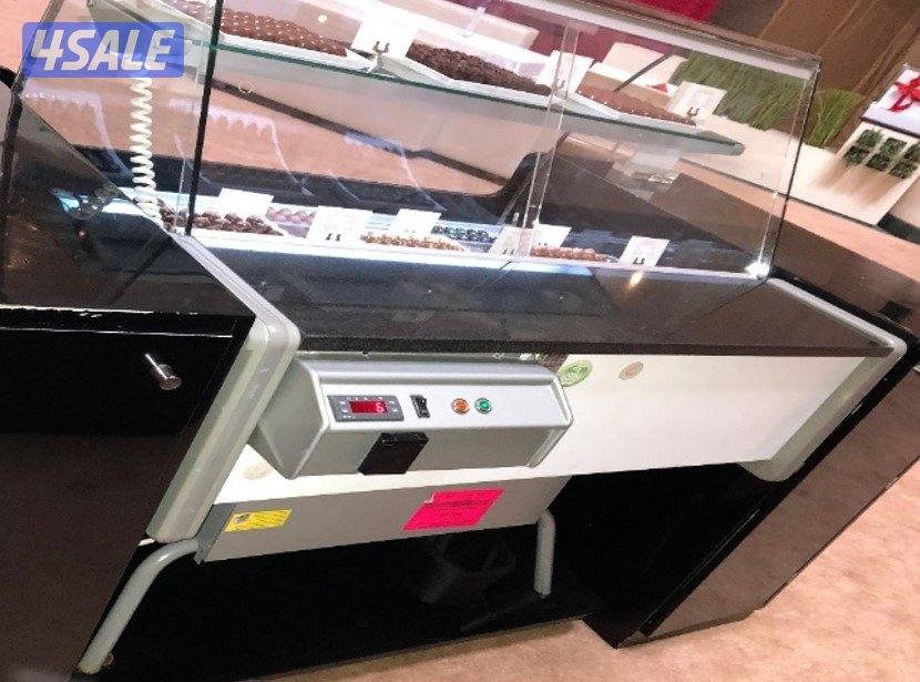 Refrigerated Display Counter0