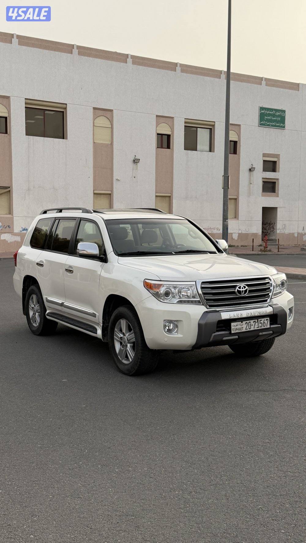 للبيع لاند كروز 2013  G.X.R 82