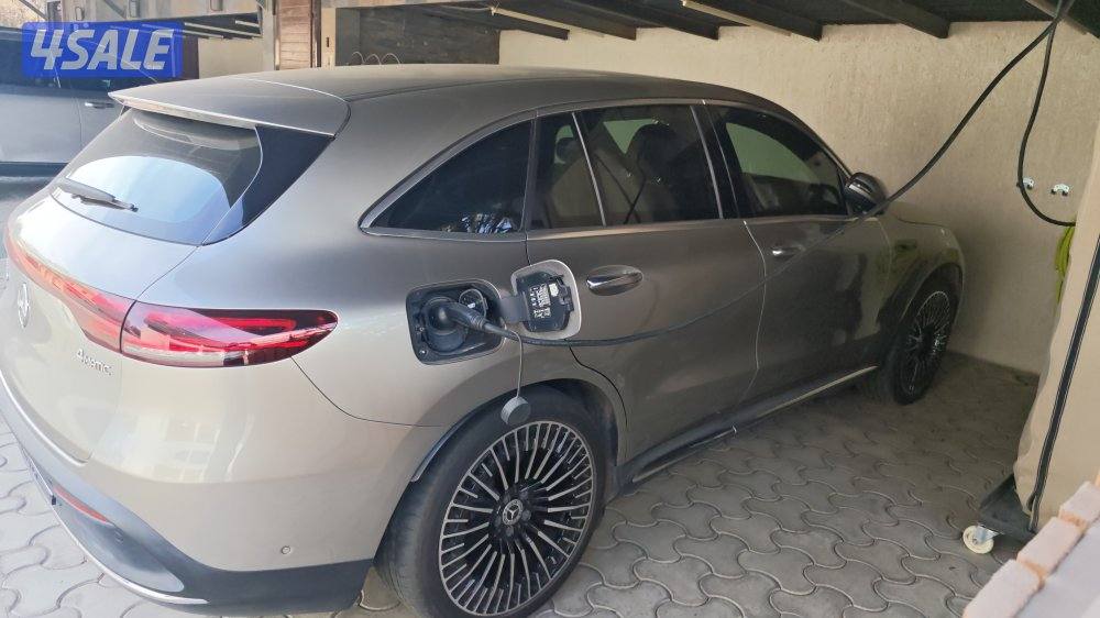 مرسيدس EQC 20210