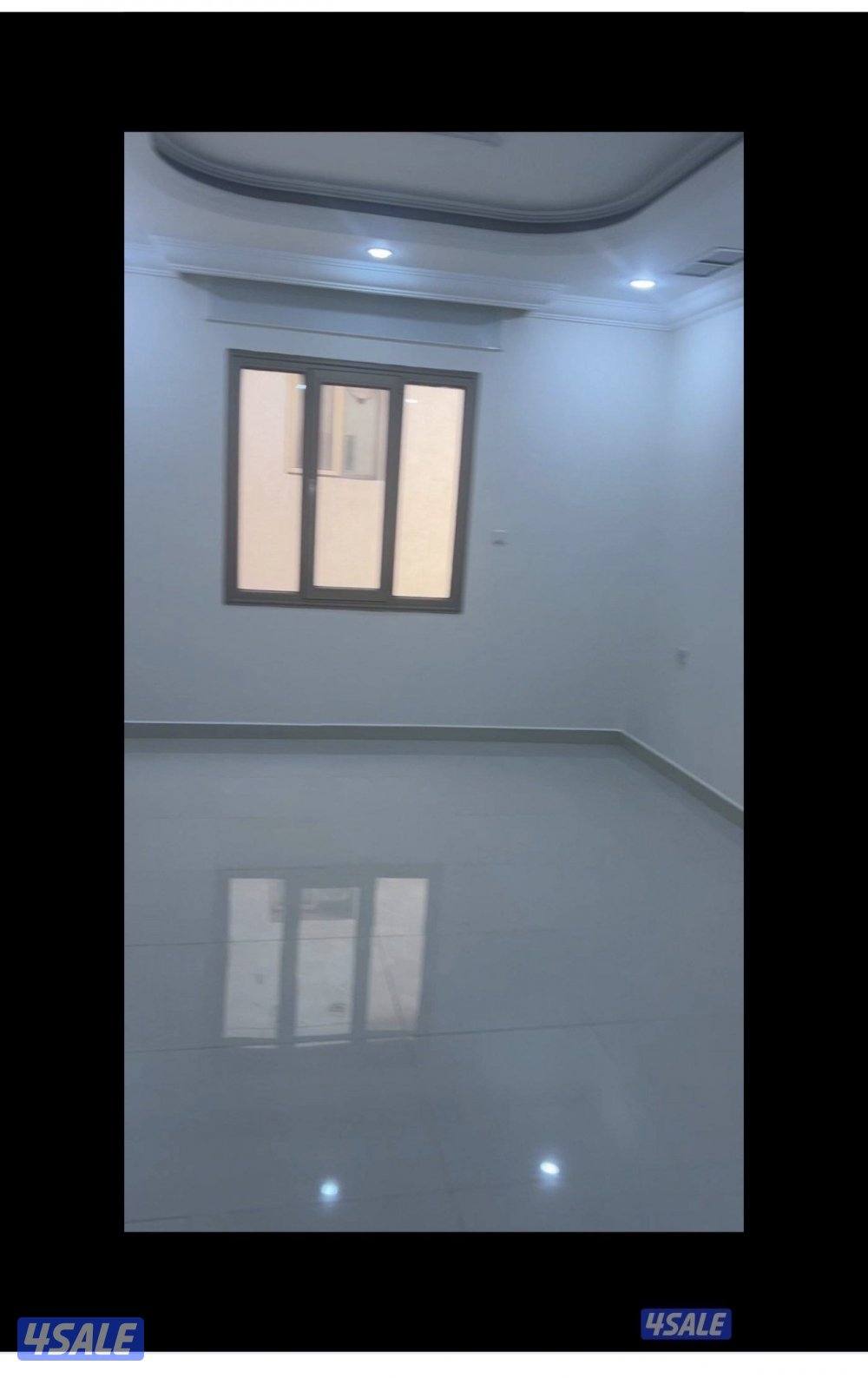 من المالك مباشر شقه في شمال غرب الصليبيخات تتكون ٣ غرف وحدة ماستر و0