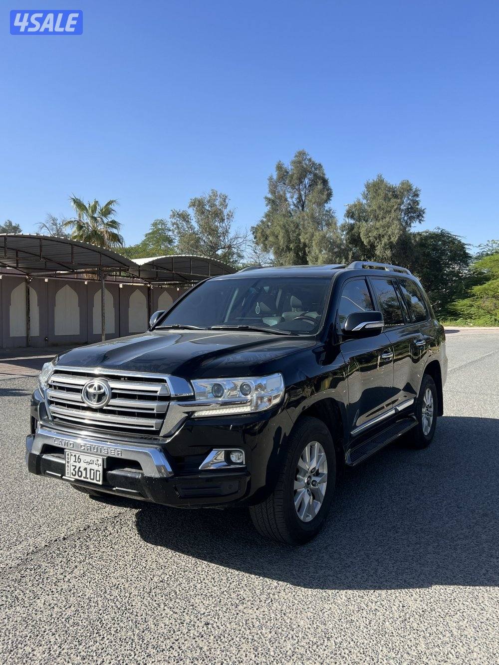 للبيع لاندكروزر gxr 2018 ممشى 215 الف صبغ وكالة3