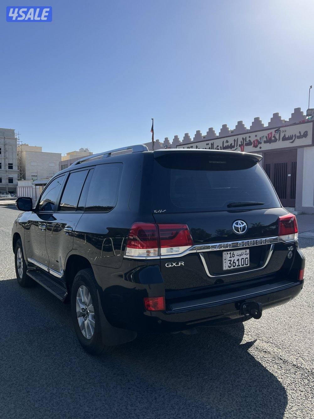 للبيع لاندكروزر gxr 2018 ممشى 215 الف صبغ وكالة4