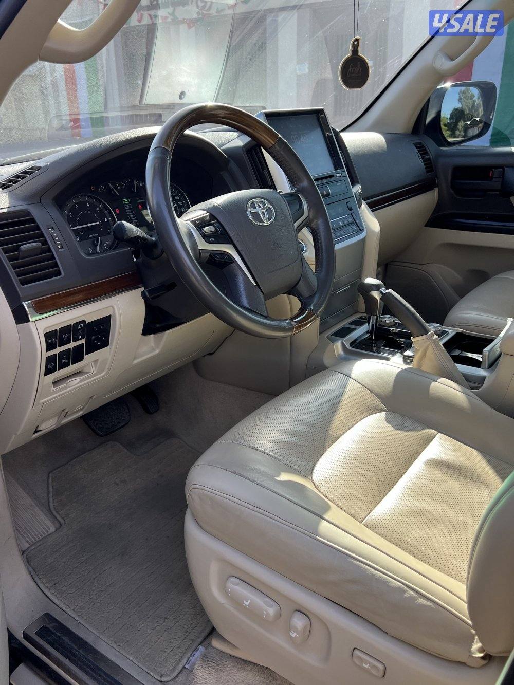 للبيع لاندكروزر gxr 2018 ممشى 215 الف صبغ وكالة5