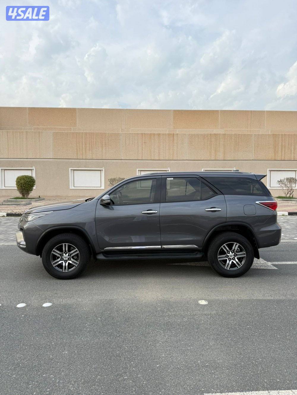 فورتينر 2023 الساير 6V عداد 136 الف1