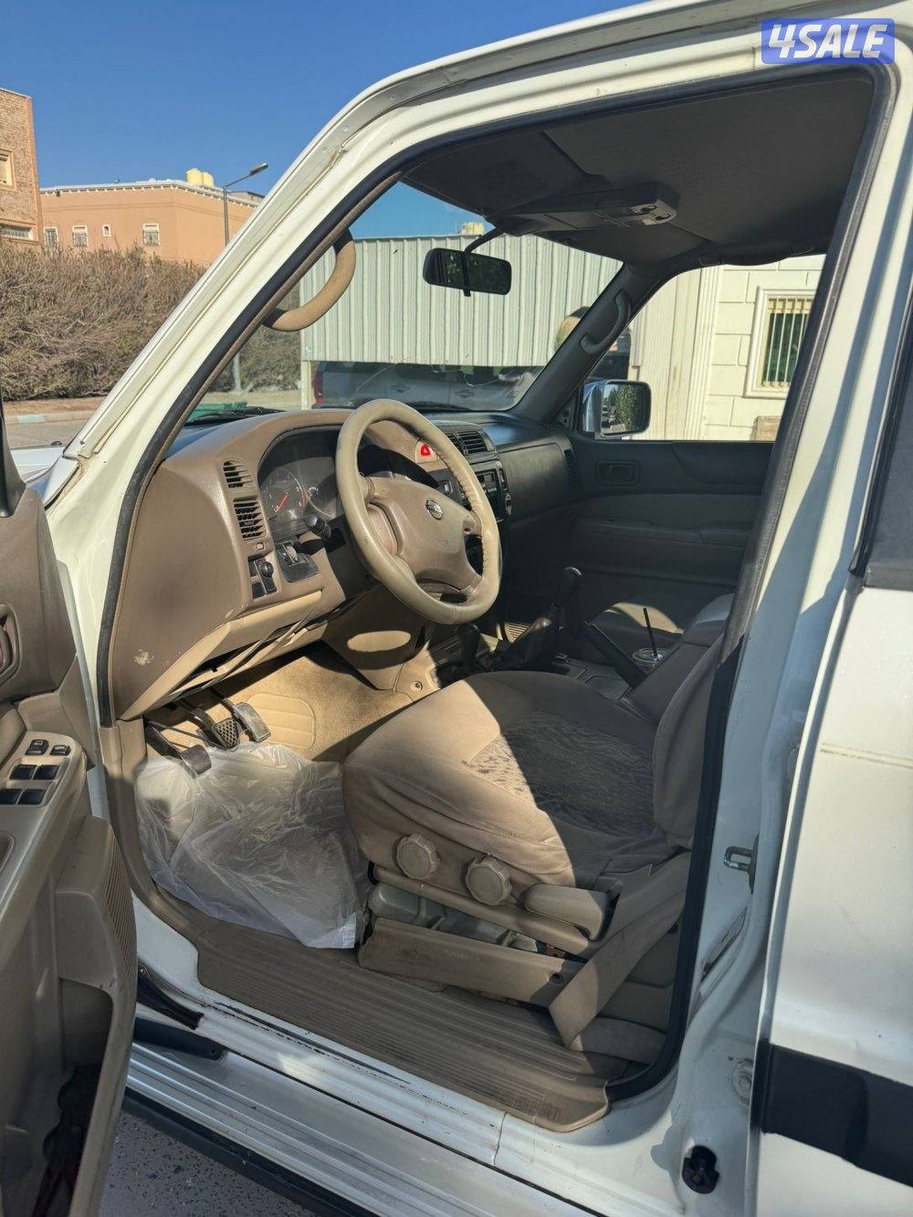 للبيع فتك  جي ال ٢٠٠٢ قير عادي3