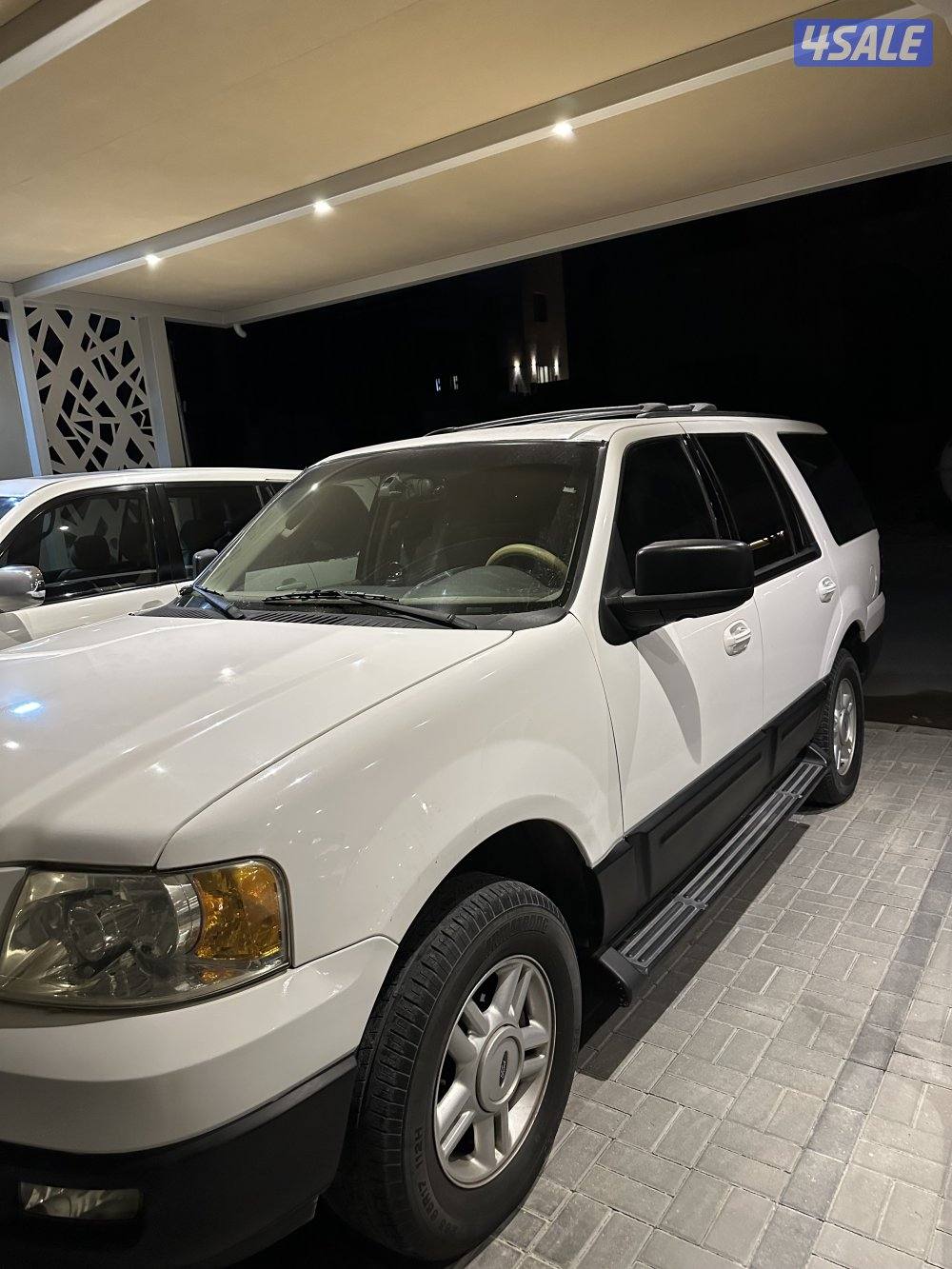 للبيع اكسبديشن موديل ٢٠٠٤4