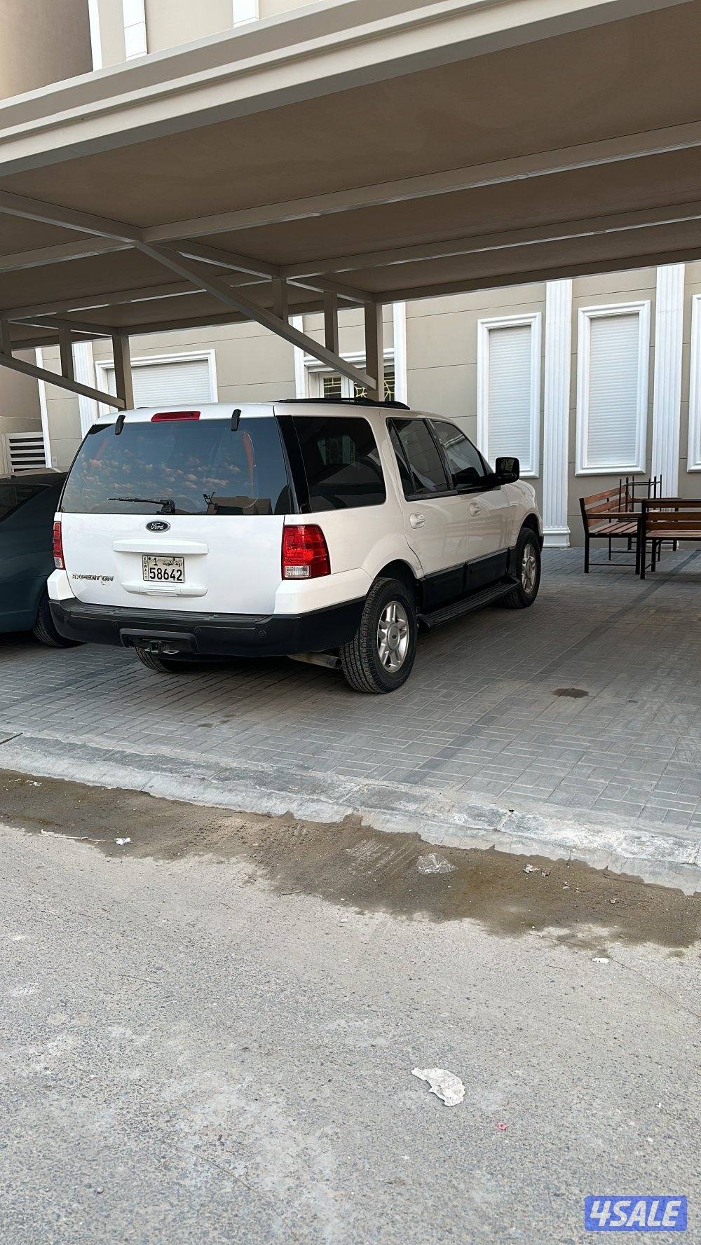 للبيع اكسبديشن موديل ٢٠٠٤6