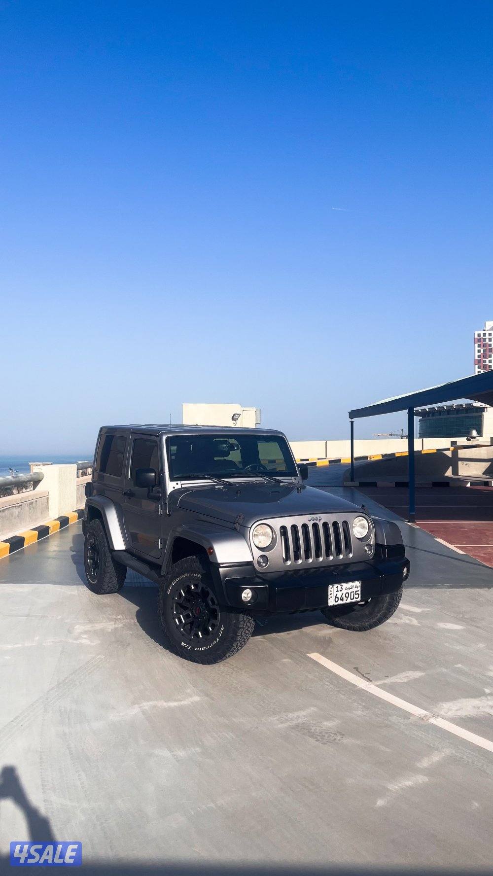 للبيع جيب رانجلر صحارى ٢٠١٥3