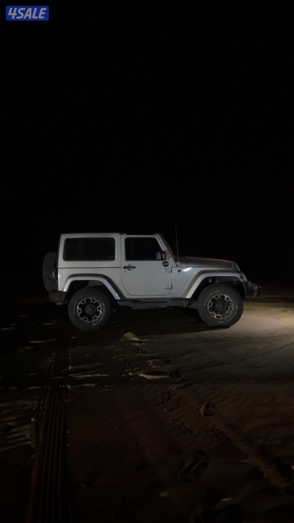 للبيع جيب رانجلر صحارى ٢٠١٥9