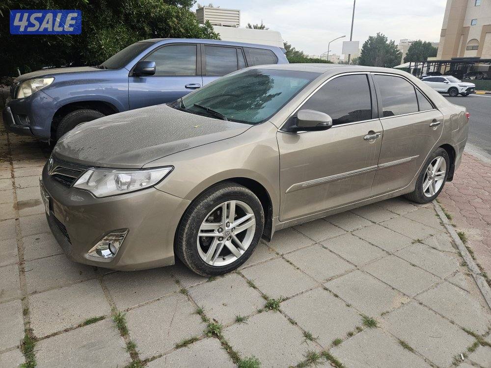 للبيع سيارتين كامري6