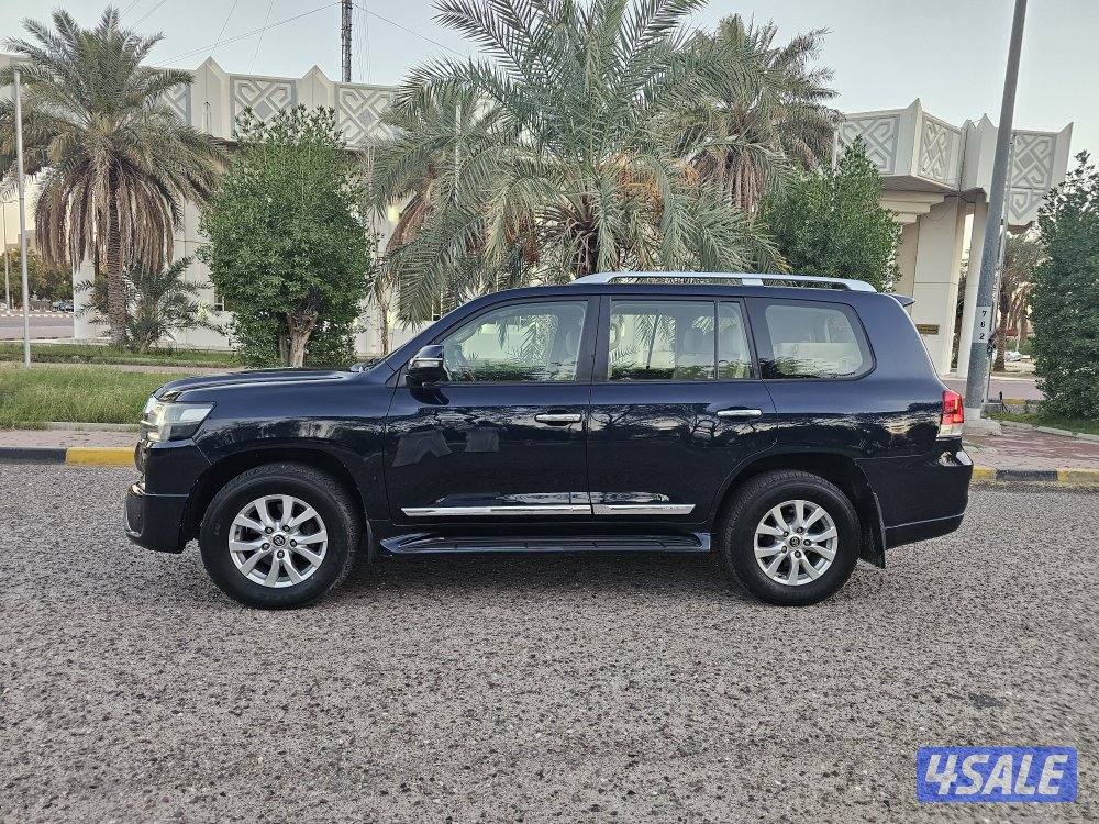 لاندكروز GXR الساير ٨ سلندر بحالة الوكالة صبغ الوكالة3