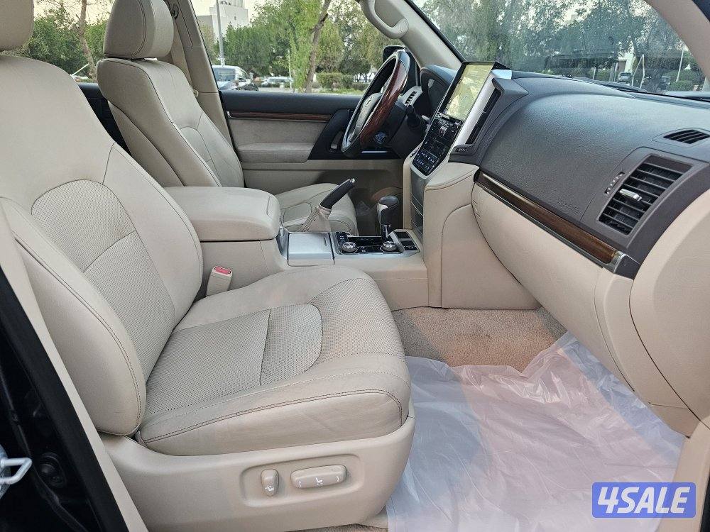 لاندكروز GXR الساير ٨ سلندر بحالة الوكالة صبغ الوكالة11