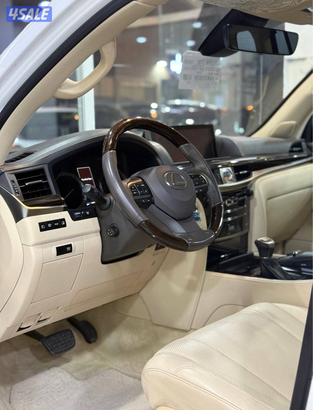 لكزس ٢٠١٦ درجة اولى صبغ وكالة3