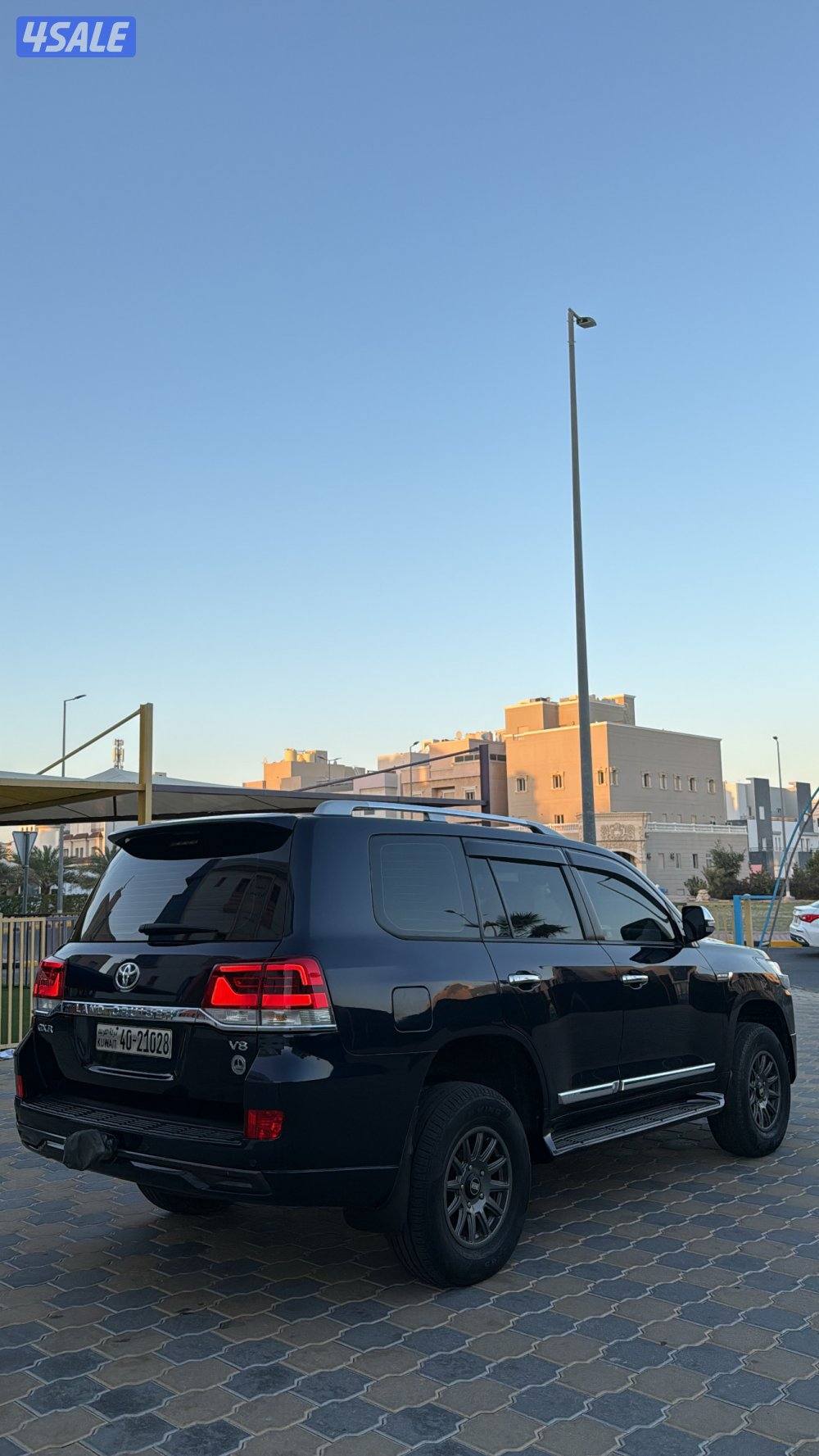 للبيع لاند 2016 V83