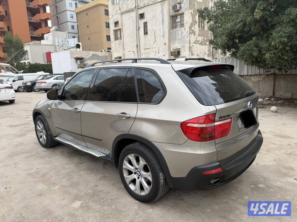 للبيع BMW X5 موديل 2009 شرط الفحص 6 سلندر1