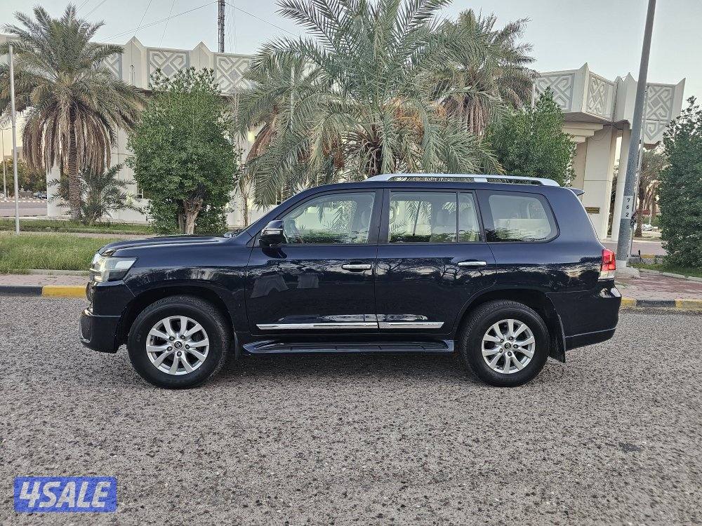 لاندكروز GXR الساير ٨ سلندر بحالة الوكالة صبغ الوكالة2