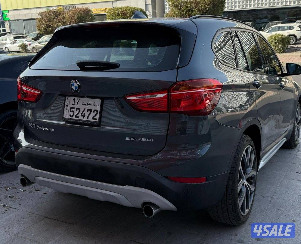 BMW   X12