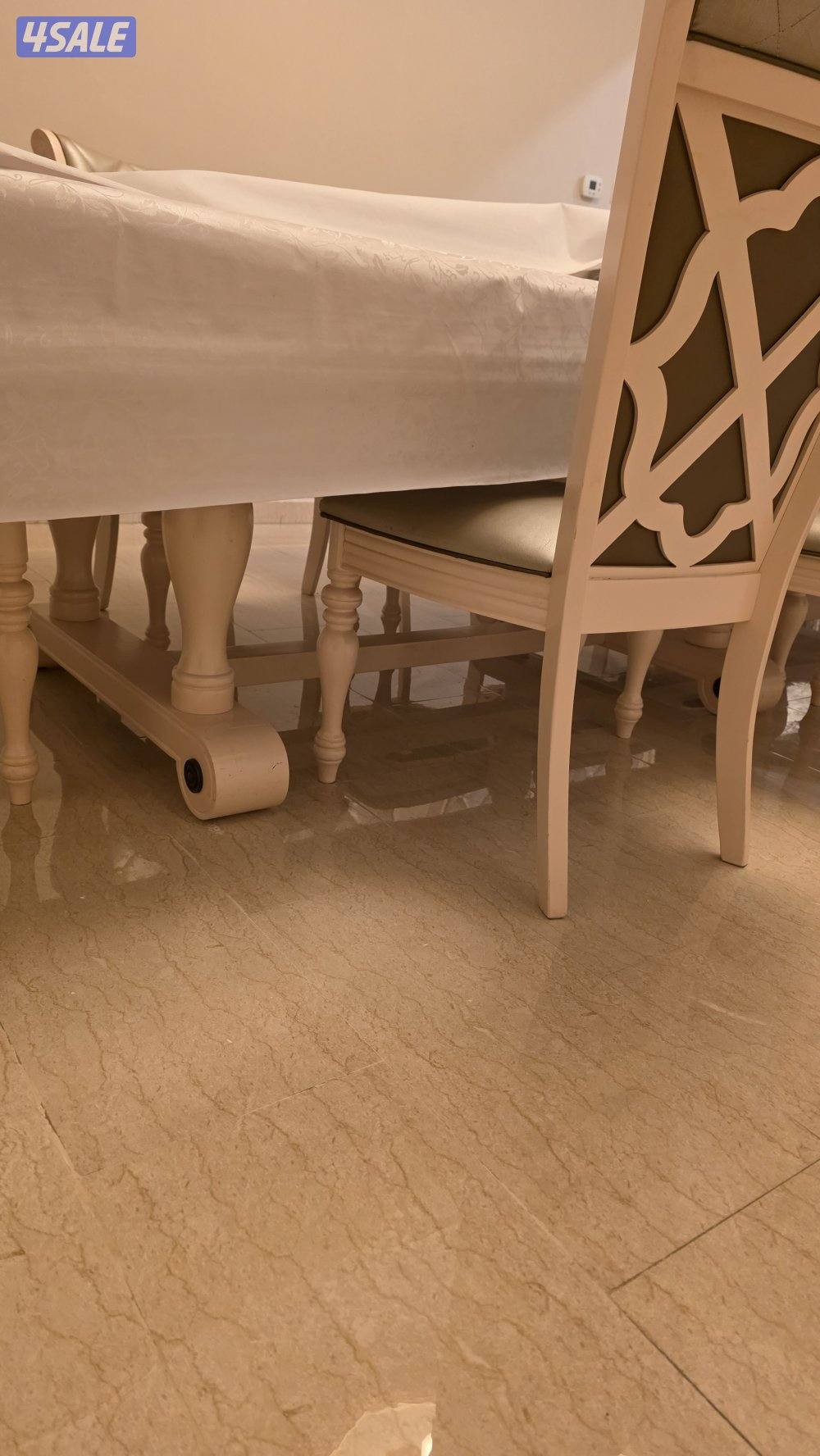 طاوله طعام ١٢ كرسي2