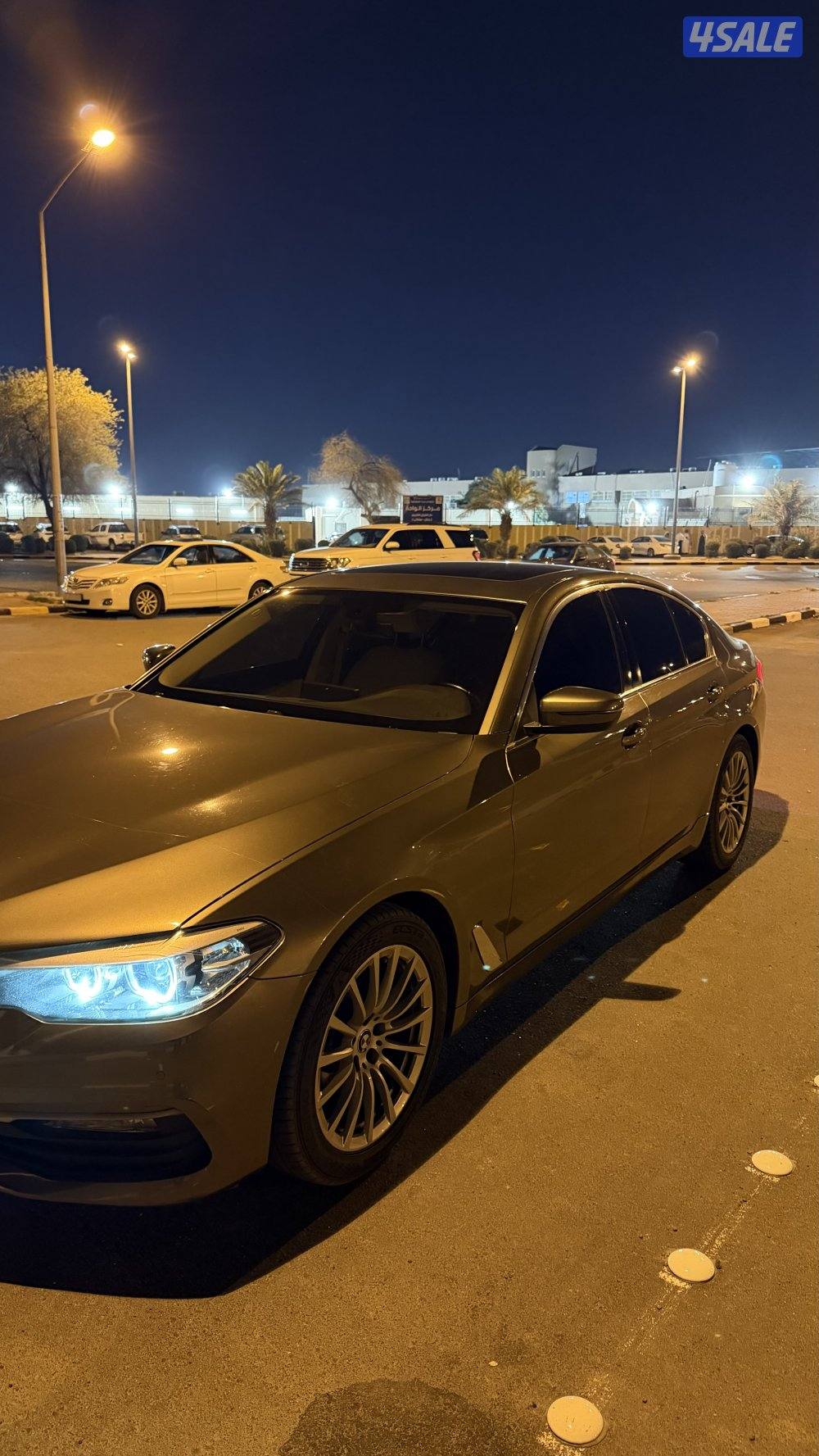 BMW  520i0