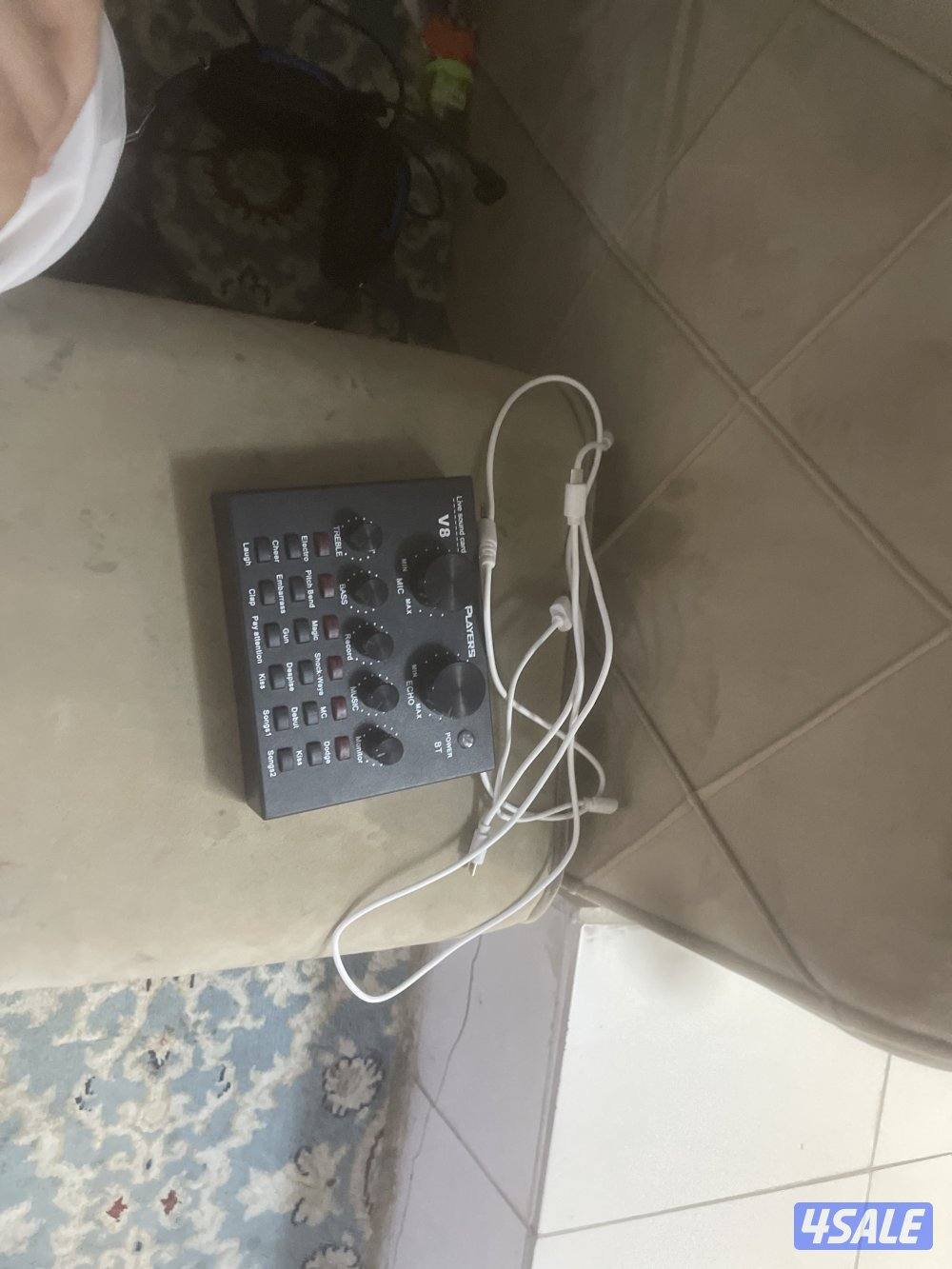 للبيع مكسر في ٨1