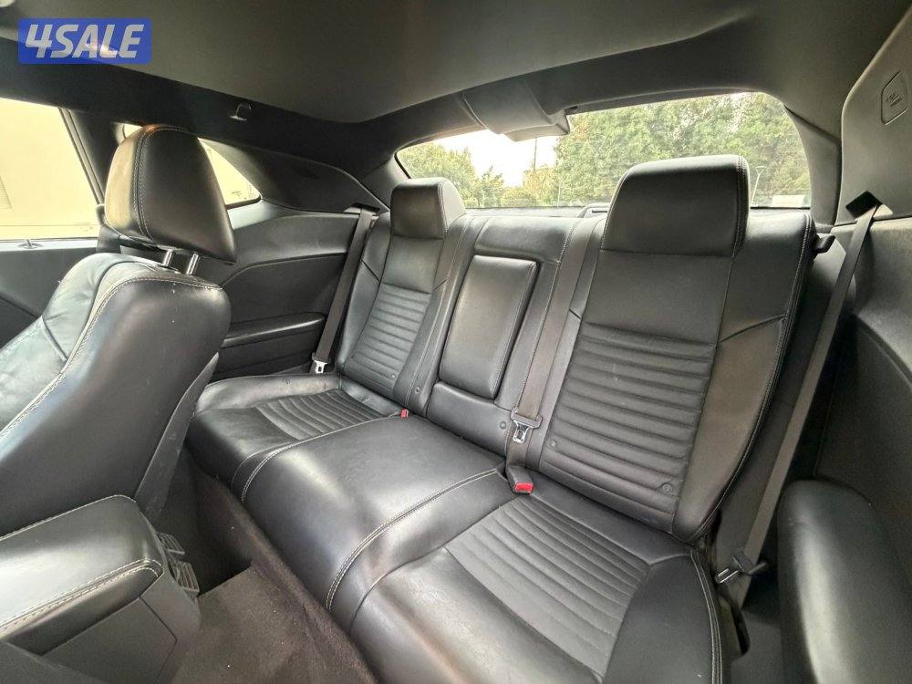 للبيع دودج شالنجر 2012 v810