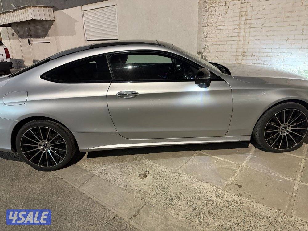 مرسيدس C300 مديل 2017 ماشي 100 الف سعره ٦٢٠٠ قابل للمساومة شرط الفحص1