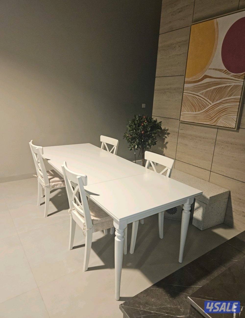 طاولة طعام من ايكيا للبيع0