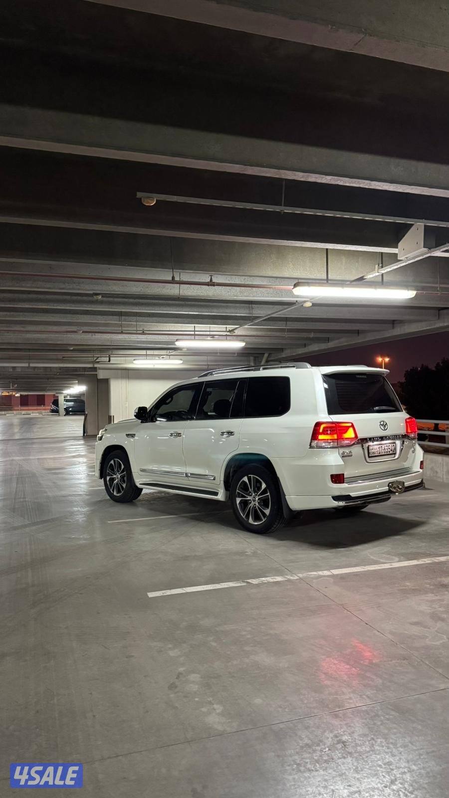 للبيع لاند كروزر V8 GXR تورينق2