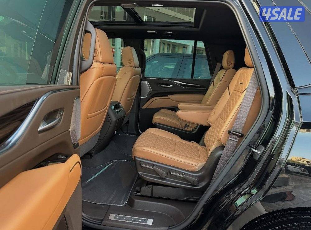 للبيع اسكاليد سبورت ٢٠٢٣2