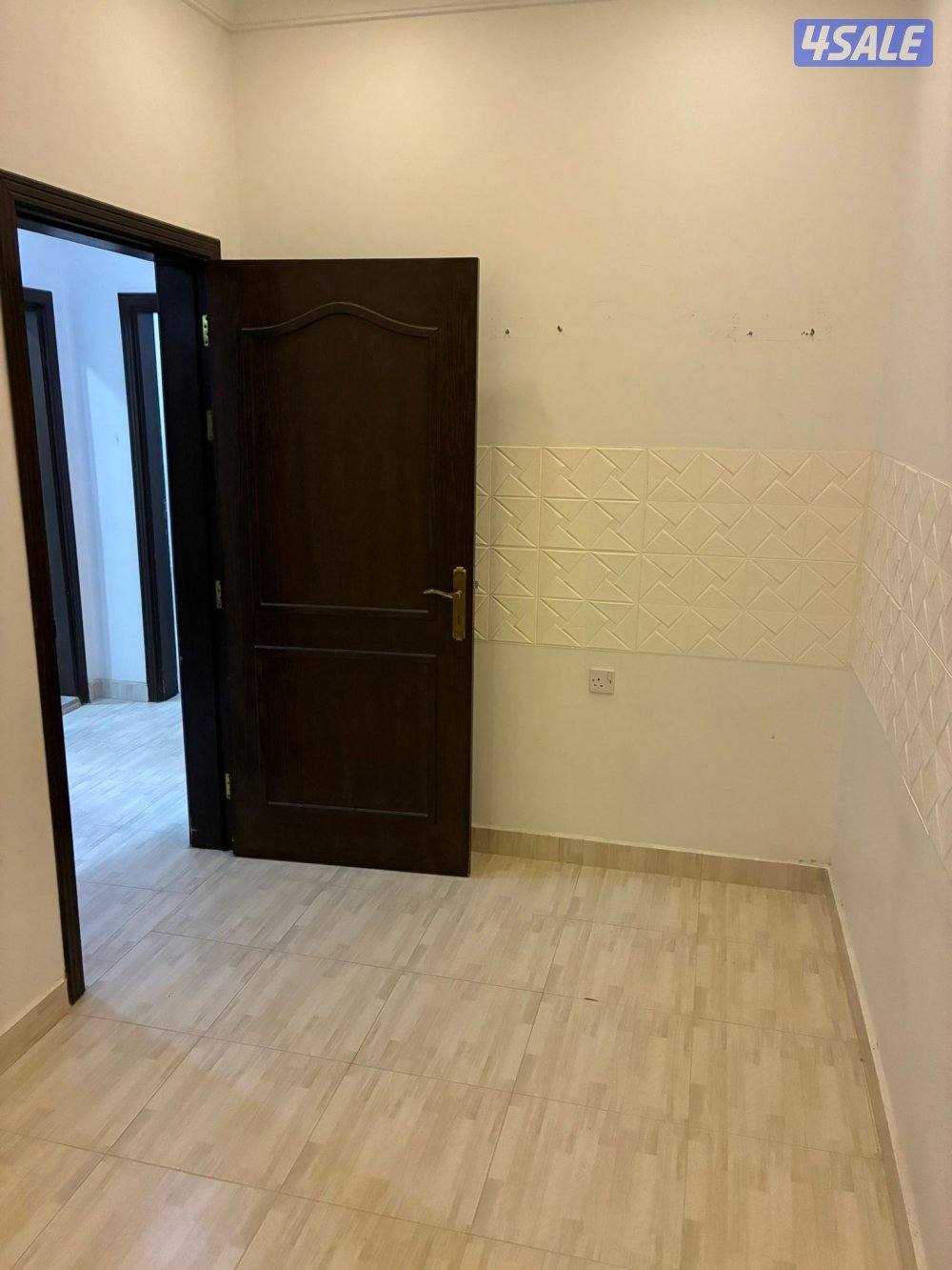 🌴🌴غرفتين صغار ومطبخ وحمام تكييف وحدات ستلايت🌴🌴🇰🇼🏚️🏘️🏚️🏘️4