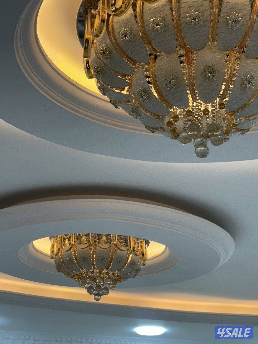 للبيع ٣ ثريات جديده0