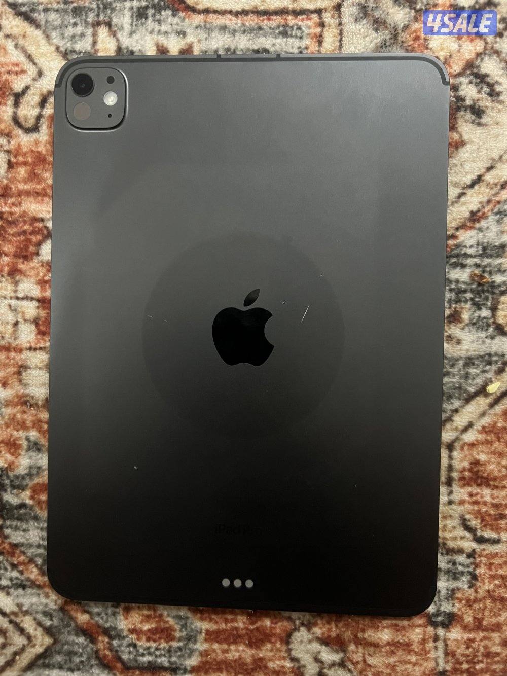 iPad  11 pro m4 256 SIM card battery 83%0