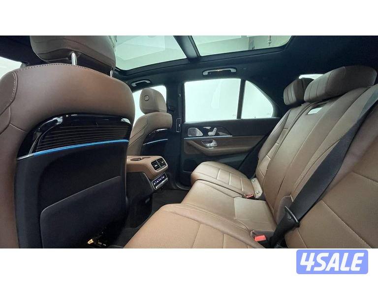 Mercedes-Benz GLE SUV12