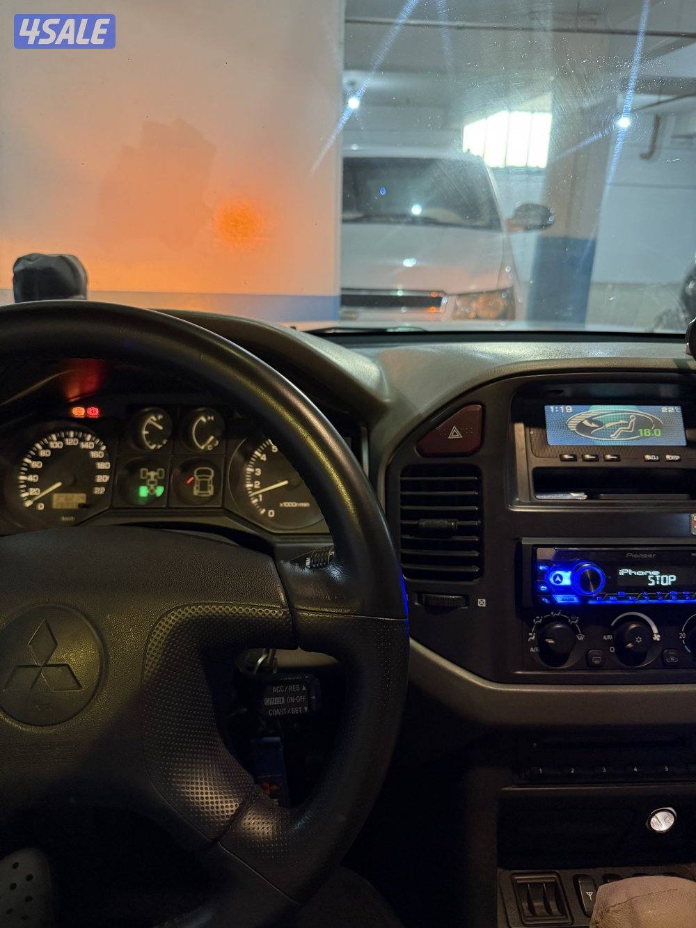 باب واحد pajero 200313