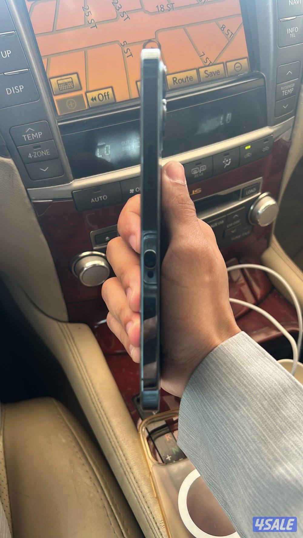 للبيع ايفون 12 برو ماكس3