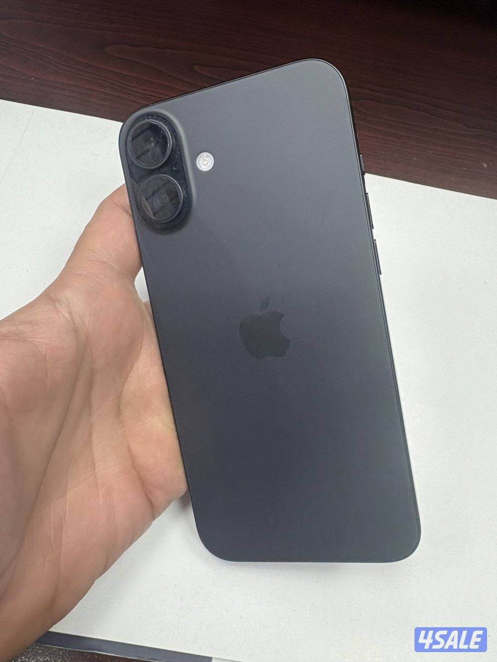 ايفون 16 بلس اسود 256 جيجا0