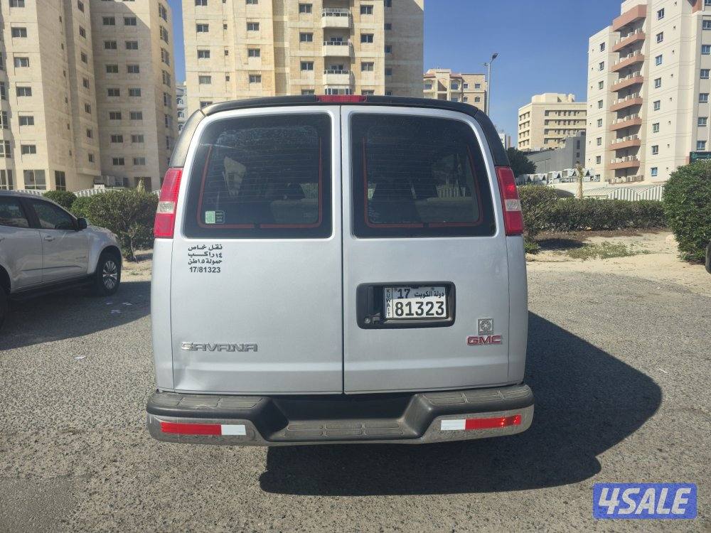GMC SAVANA mini-bus 16 seater  65,000 km accident free5