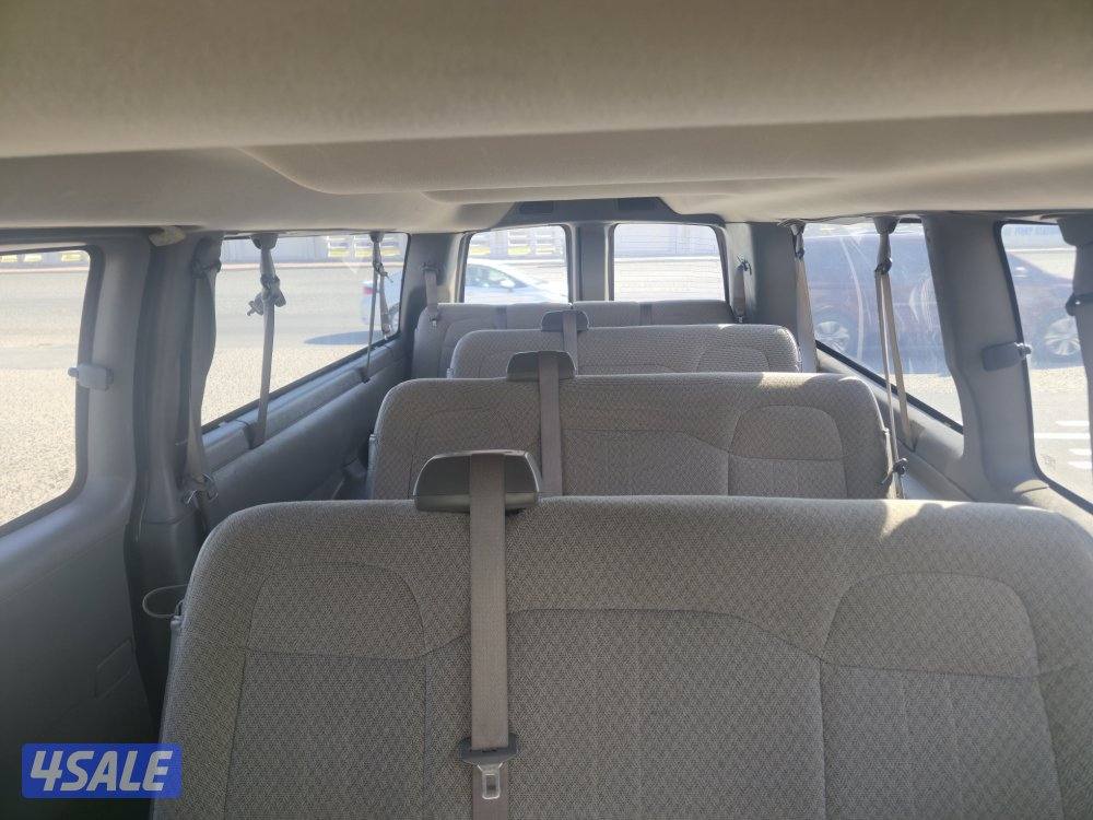 GMC SAVANA mini-bus 16 seater  65,000 km accident free9