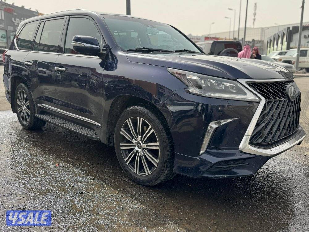 لكزس LX570 s
موديل 2018
ماشى 247.000 k.m 
وارد الساير .1