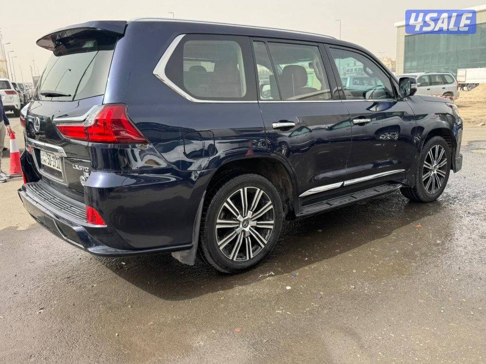 لكزس LX570 s
موديل 2018
ماشى 247.000 k.m 
وارد الساير .3
