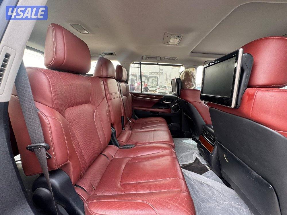 لكزس LX570 s
موديل 2018
ماشى 247.000 k.m 
وارد الساير .4