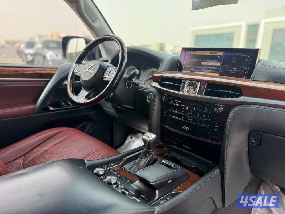 لكزس LX570 s
موديل 2018
ماشى 247.000 k.m 
وارد الساير .7