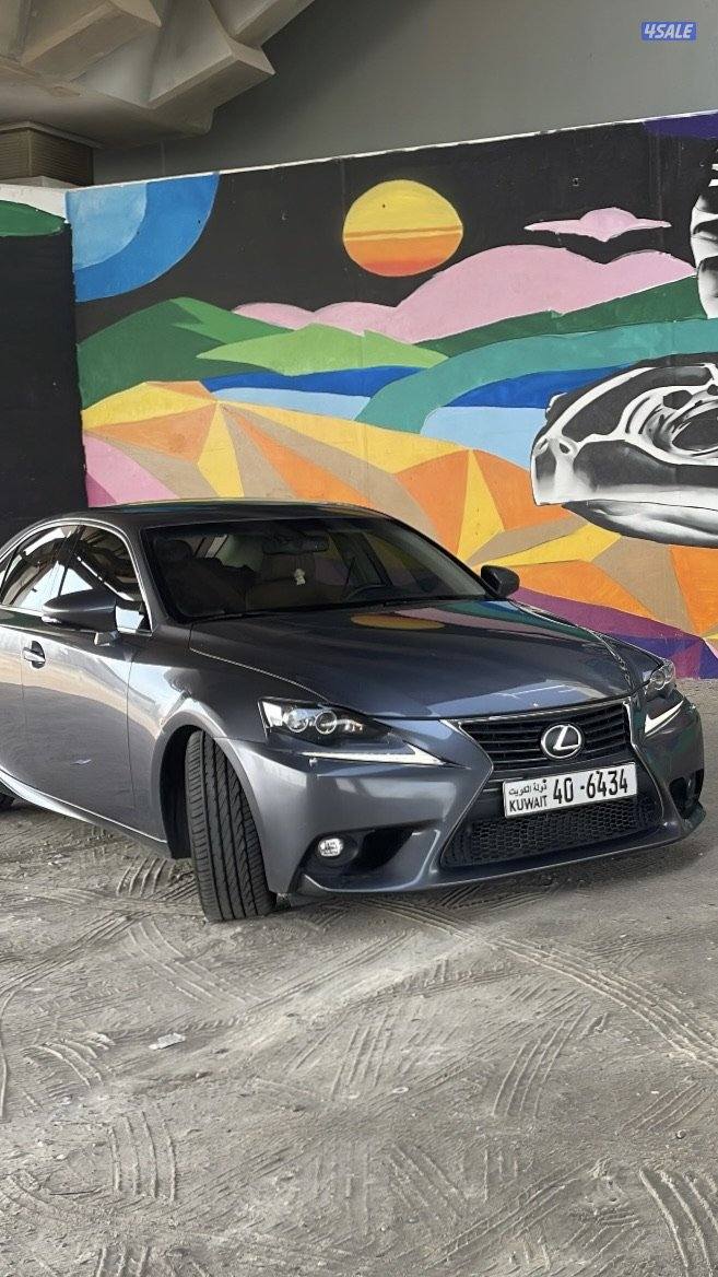 لكزس is200T موديل 20161