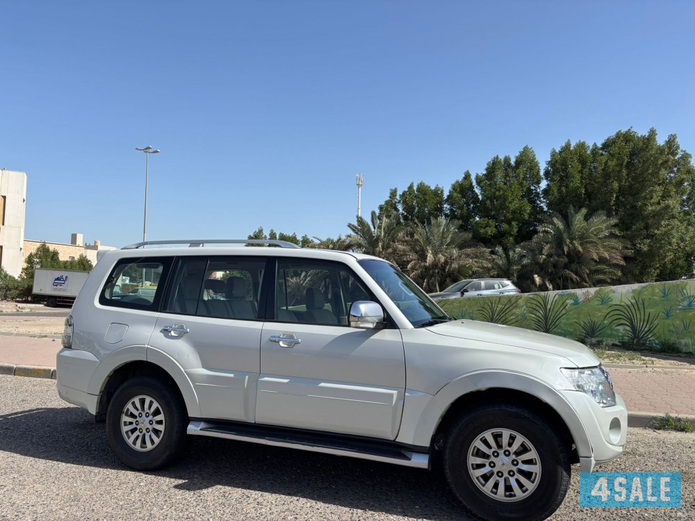 ميتسوبيشي باجيرو موديل 20143