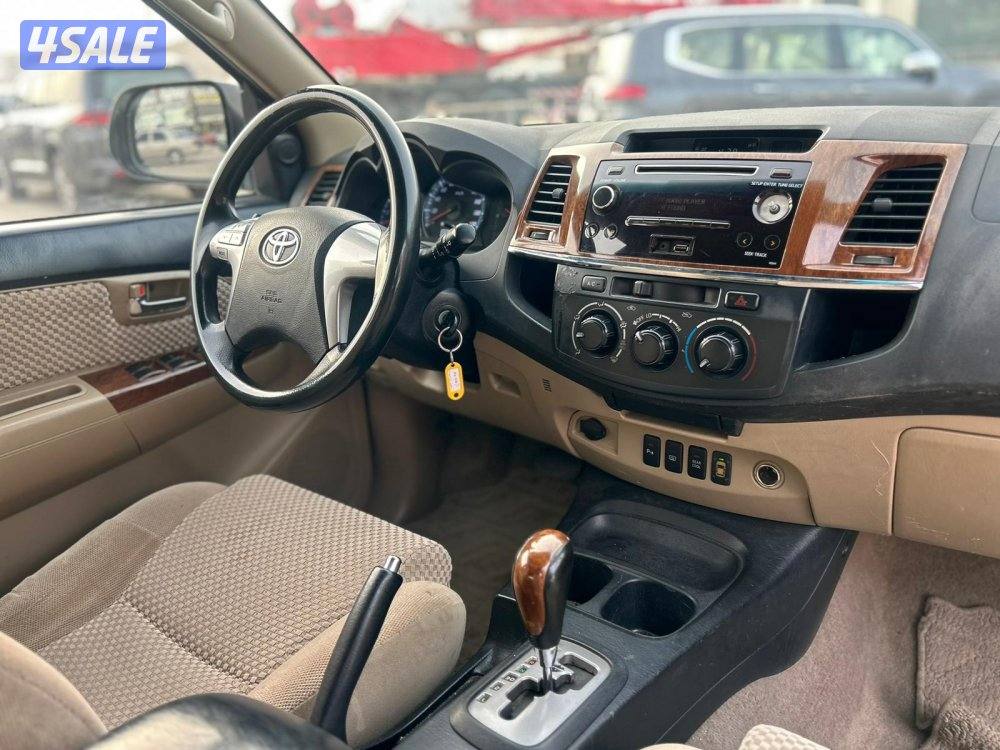 تويوتا فورتنر موديل 2014 ماشى 378.000 k.m  وارد الساير .اصباغ متفرقه6