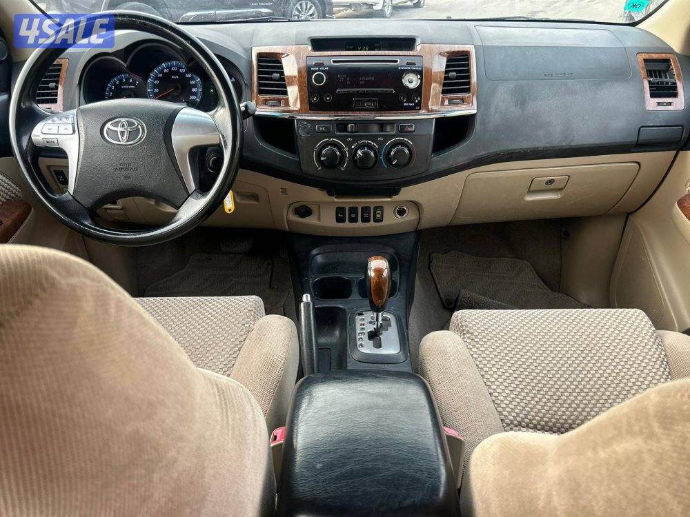 تويوتا فورتنر موديل 2014 ماشى 378.000 k.m  وارد الساير .اصباغ متفرقه7