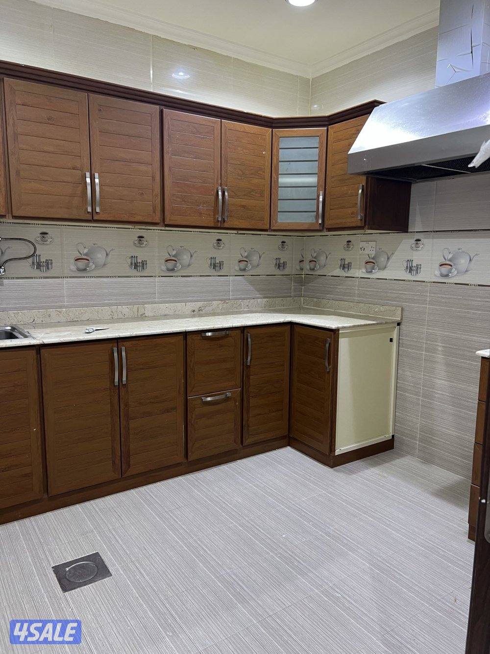 متوفر شقة ٣ غرف و غرفة عامل للايجار3