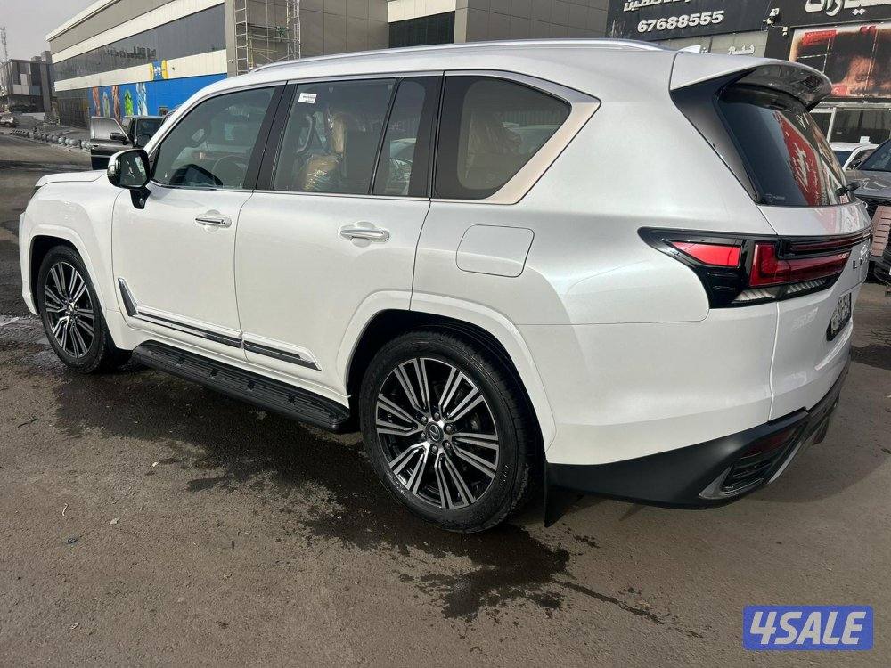 لكزس LX600 درجة اولى  twinturbo .V6 موديل 2024 ماشي 42.000 k.m2