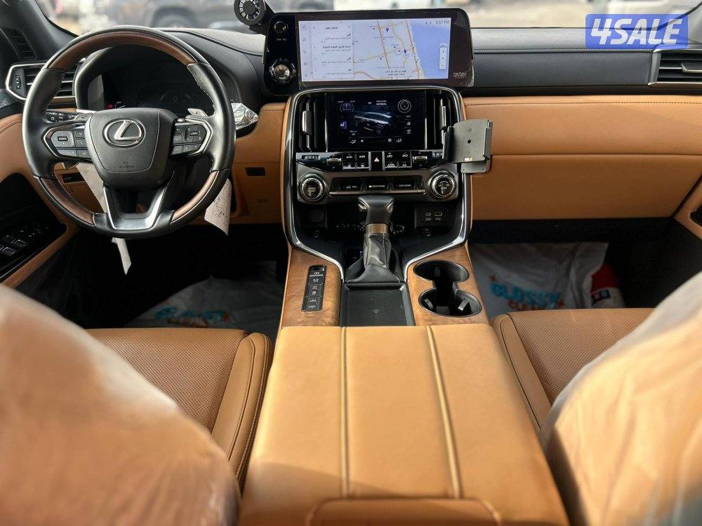 لكزس LX600 درجة اولى  twinturbo .V6 موديل 2024 ماشي 42.000 k.m5