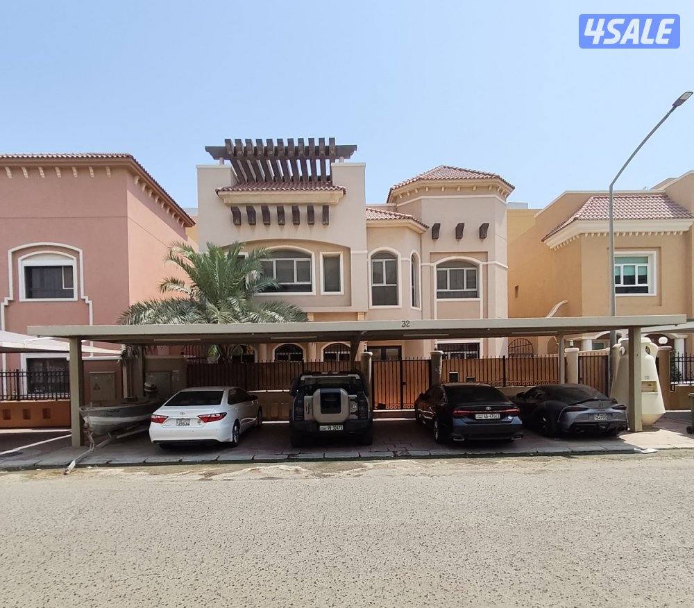 للبيع فيلا في غرب مشرف0